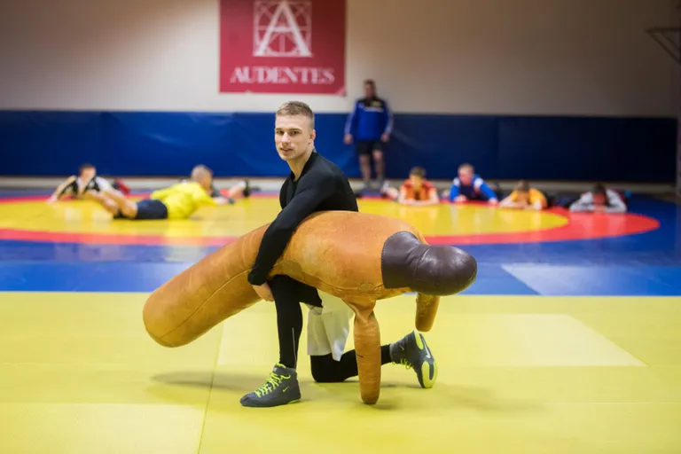 Maadlusklubi Suure Karu Pojad esindaja Helary Mägisalu võitis mullu kuni 55kiloste meeste Kreeka-Rooma maadluses EMil hõbemedali.