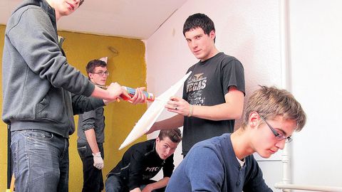SAARTE HÄÄL 15 AASTAT TAGASI ⟩ Noored muusikud remontisid endale prooviruumid