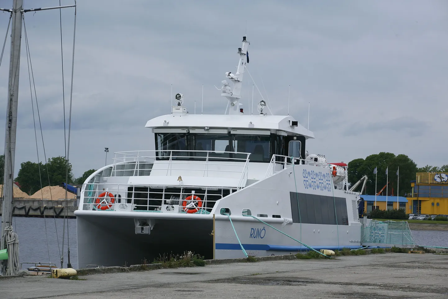 Kiirlaev Runö.