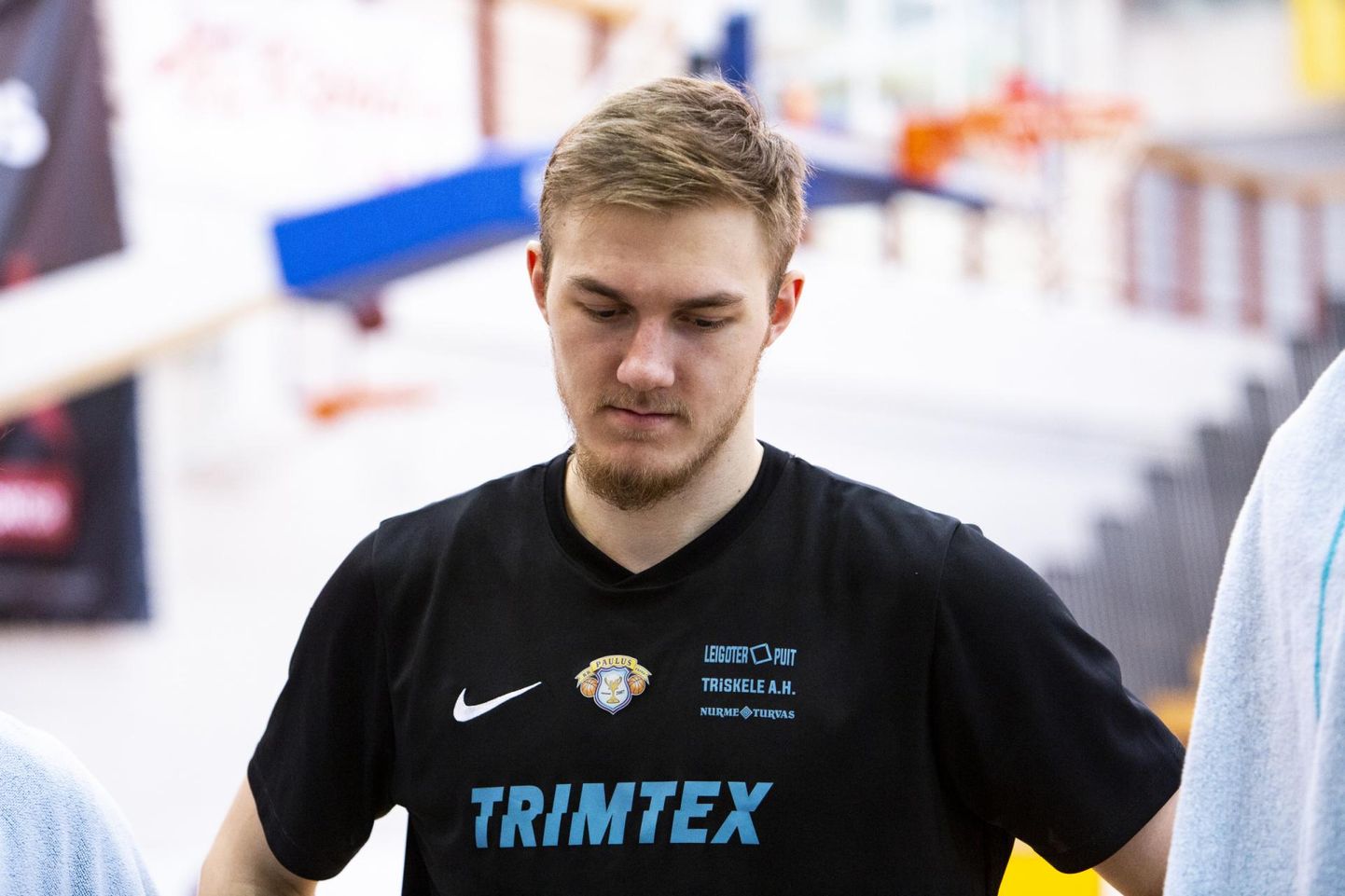 Neli aastat Pärnu Sadama korvpallitiimi esindanud Tormi Niits läheb uuel hooajal kätt proovima Rakvere meeskonda.