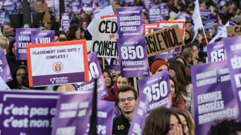 Prantsusmaal avaldasid tuhanded meelt naistevastase vägivalla vastu