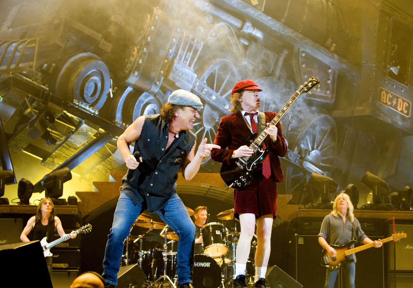 Rokkansambel AC/DC esinemas