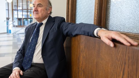 Luis de Guindos Postimehele: 70ndate stiilis naftakriisi pole oodata, euroala majandus ei lähe isegi langusesse