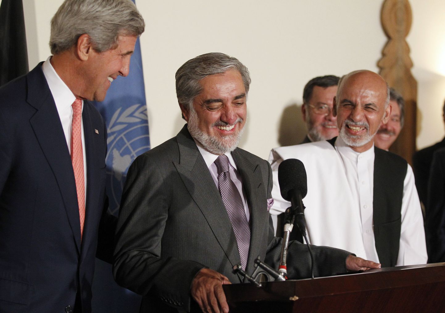 Джон Керри (слева), Абдулла Абдулла и Ашраф Гани.