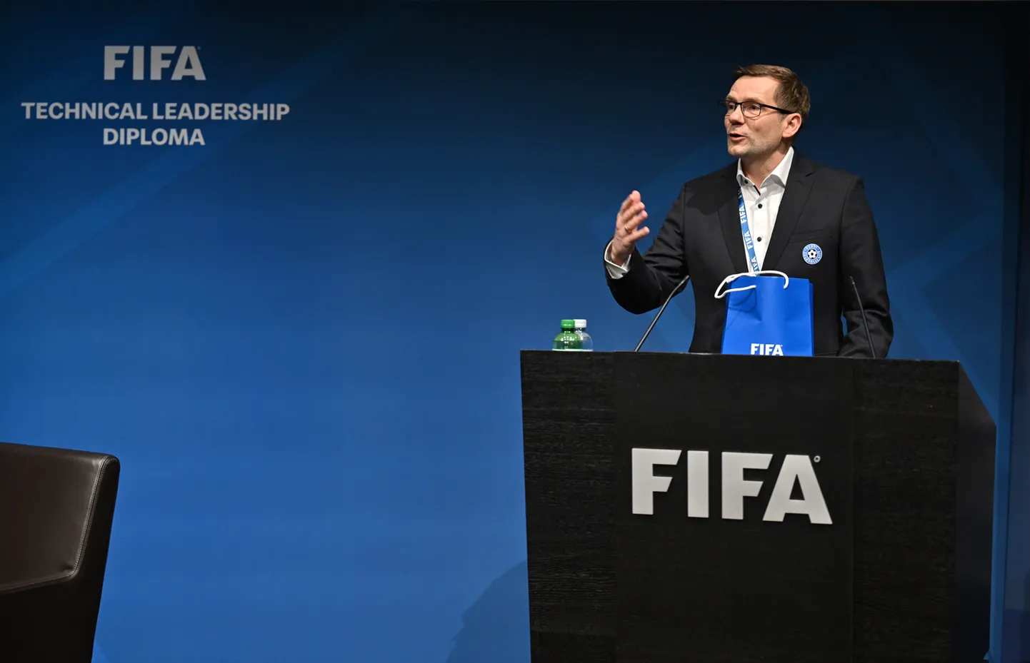 Janno Kivisild, kes lõpetas möödunud aasta detsembris FIFA tehnilise ehk sportliku valdkonna juhtimise kursuse.