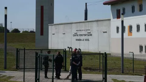 В Париже арестованы трое подозреваемых в подготовке теракта