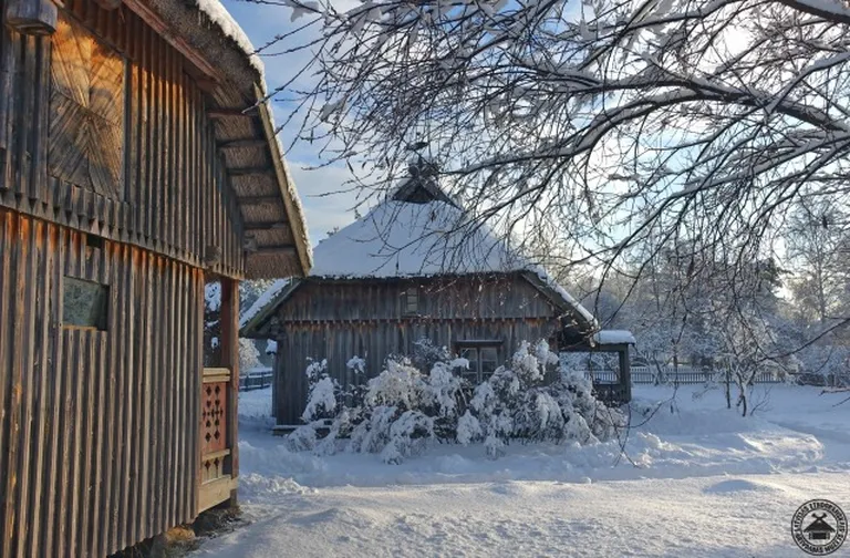 Латвийская старина на озере Юглас