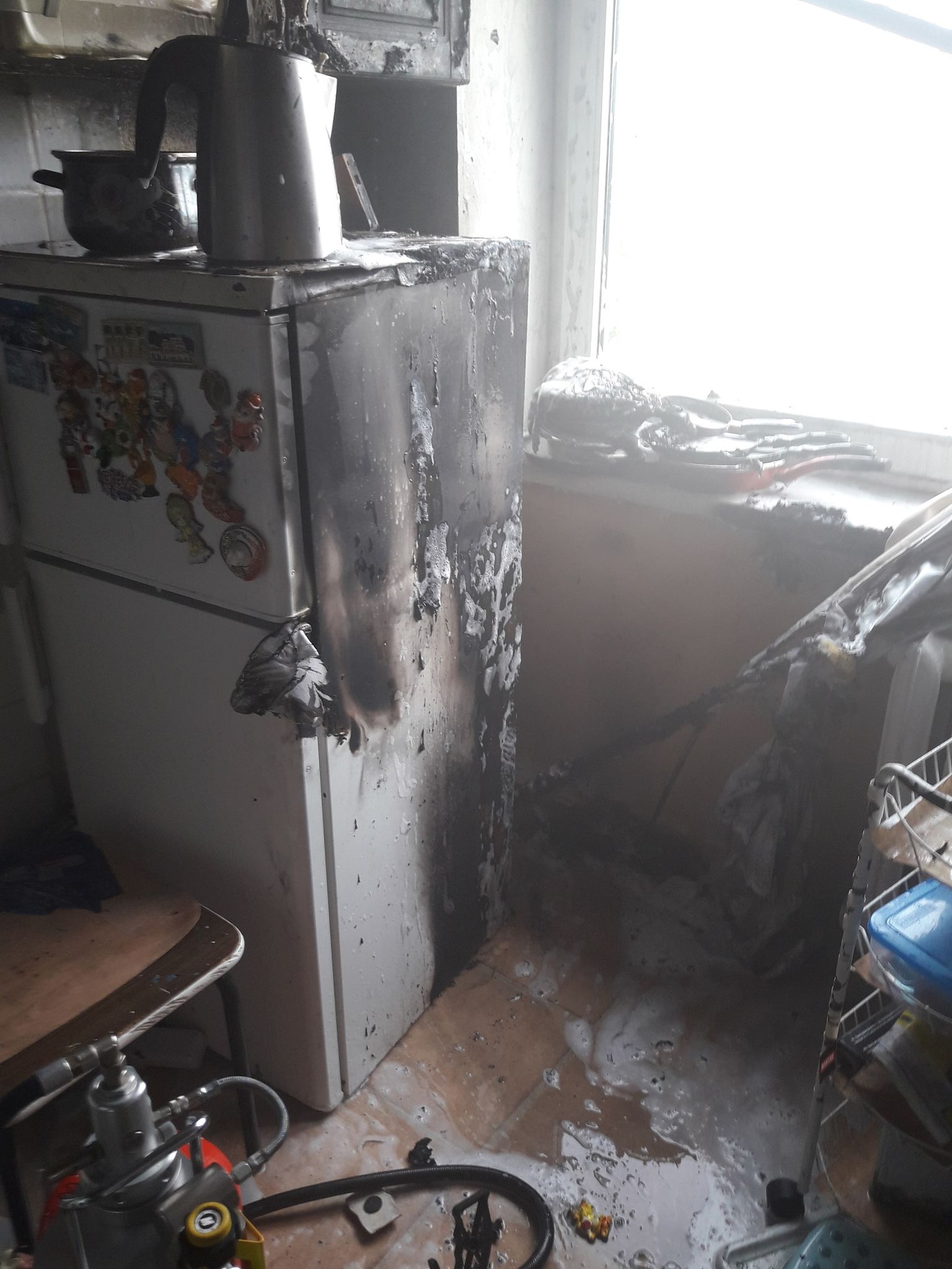 Последствие пожара на кухне в квартире жилого дома в Йыхви 21 сентября.
