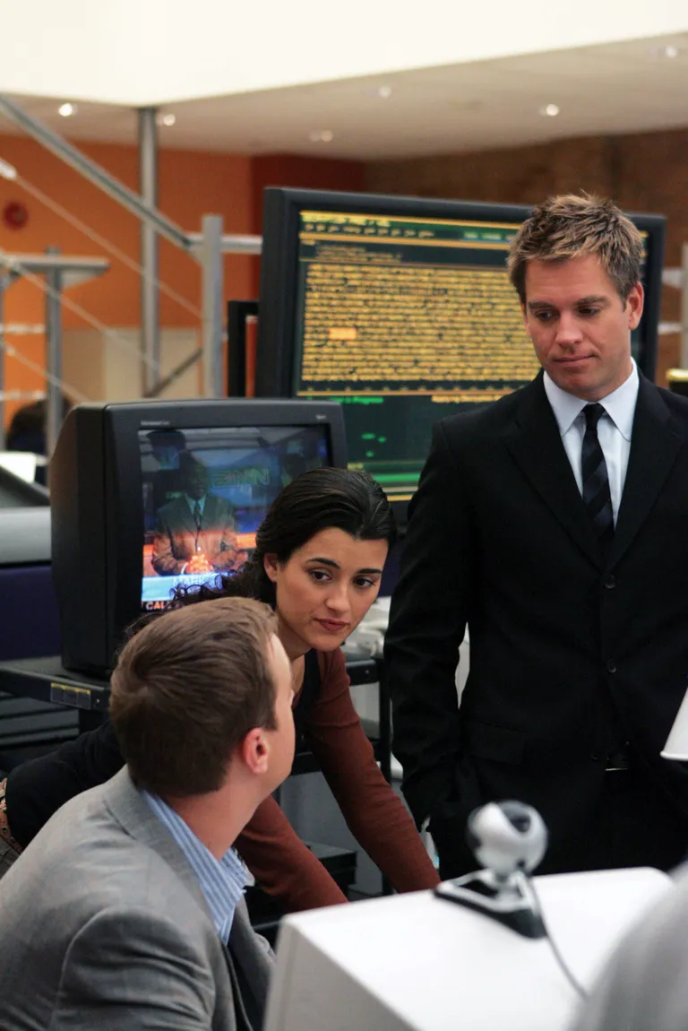 Kaader seriaalist «NCIS». Pildil Michael Weatherly, Cote de Pablo ja Sean Murray