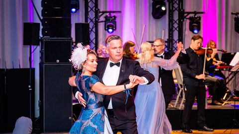 Tallinn muutub üheks õhtuks Euroopa elegantseimaks linnaks, kus valitsevad vanad õukonnareeglid