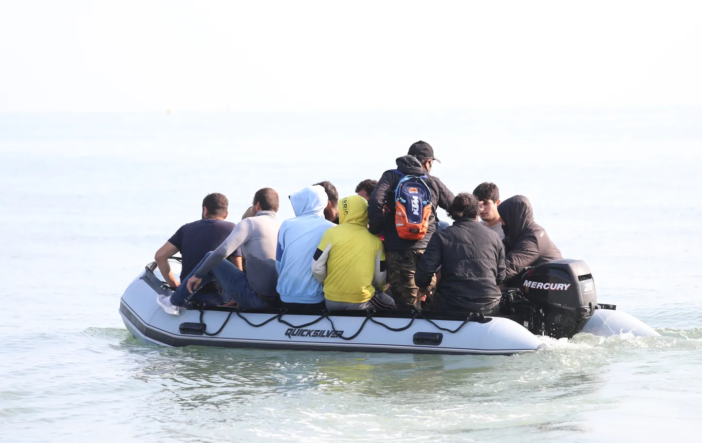 Migrandid La Manche'i väina ületamas.