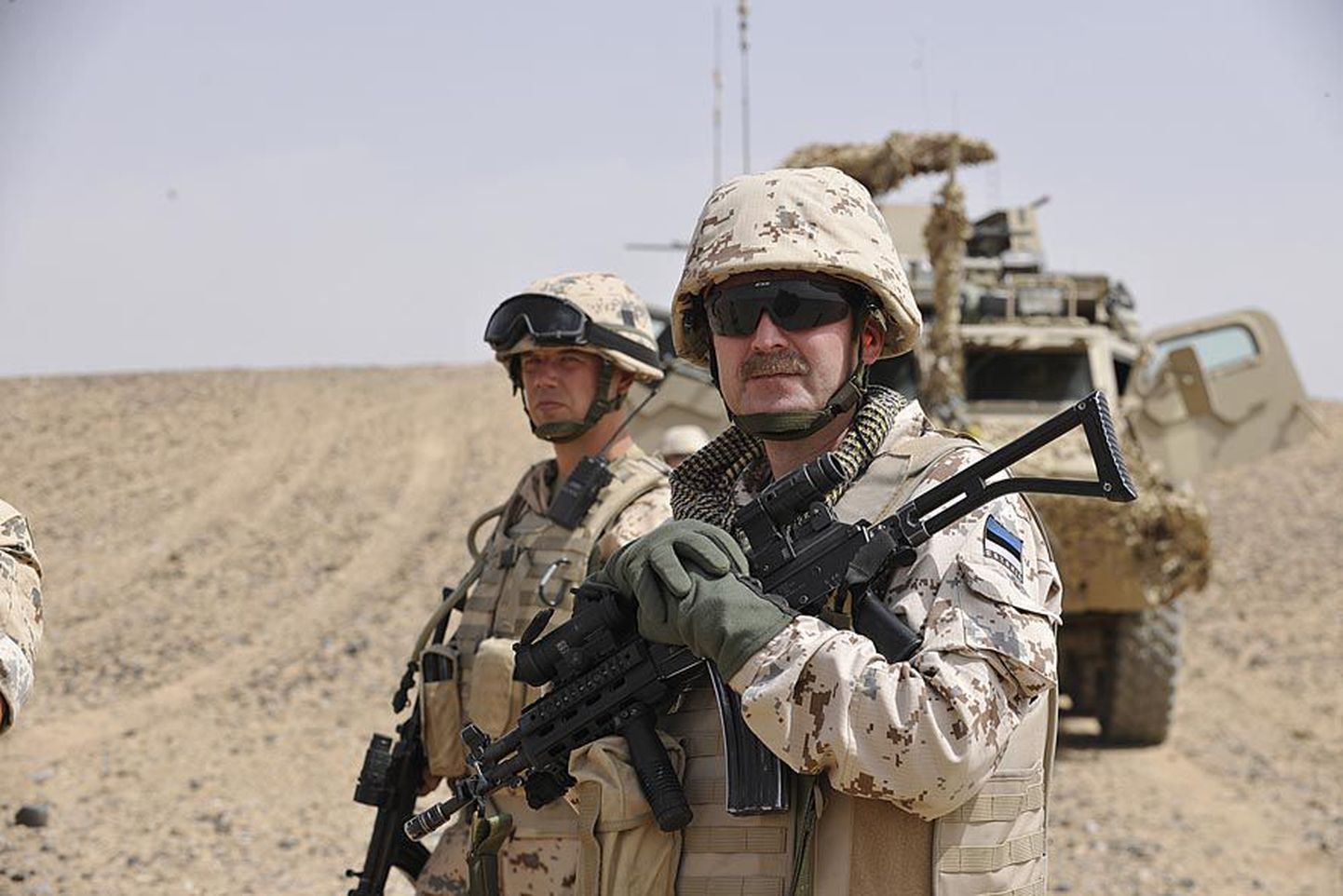 Kolonel Neeme Väli (paremal) Estcoy 8-ga Afganistanis. (Juuni 2009)