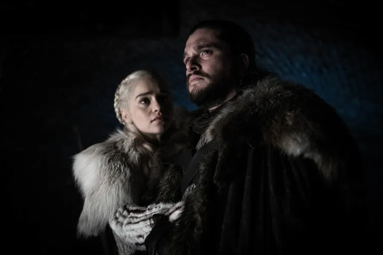 Kaader seriaalist «Troonide mäng». Pildil Daenerys Targaryeni mängiv Emilia Clarke ja Jon Snowd kehastav Kit Harington