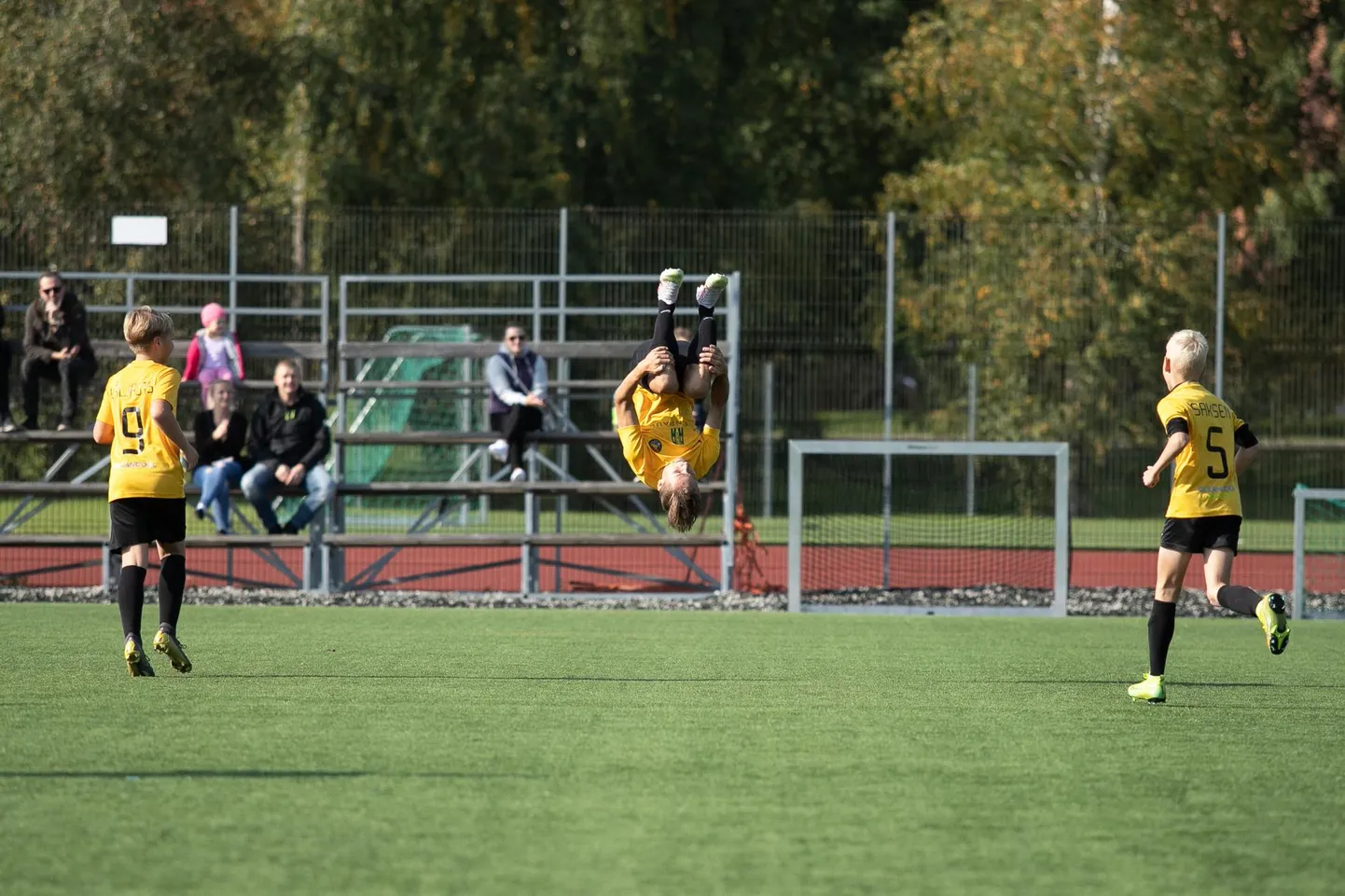 JK Tarvas U14 meeskonna esiliiga võit viis lausa lendu.