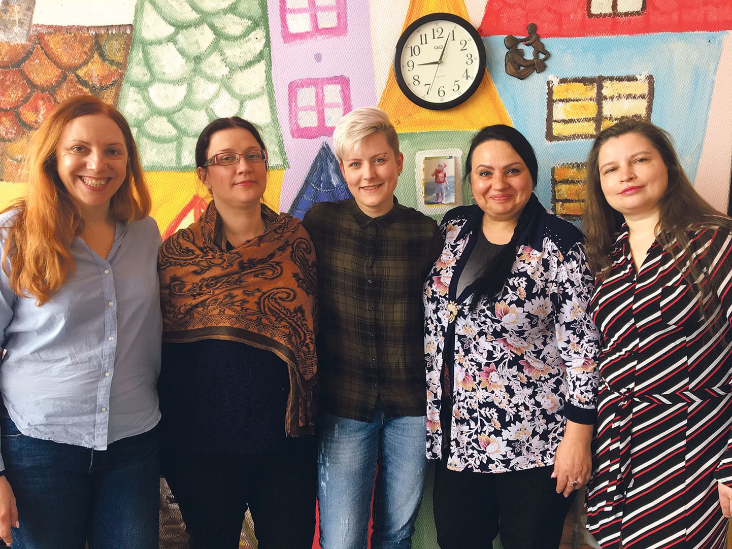 Pildil (vasakult): Jelena, Žanna, Narva peretugevdusprogrammi koordinaator Irina Kisseljova, Svetlana, Julia.