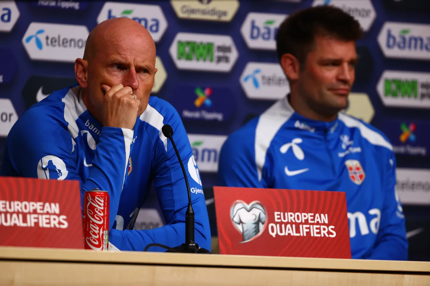 Norra jalgpallikoondise peatreener Stale Solbakken (vasakul).