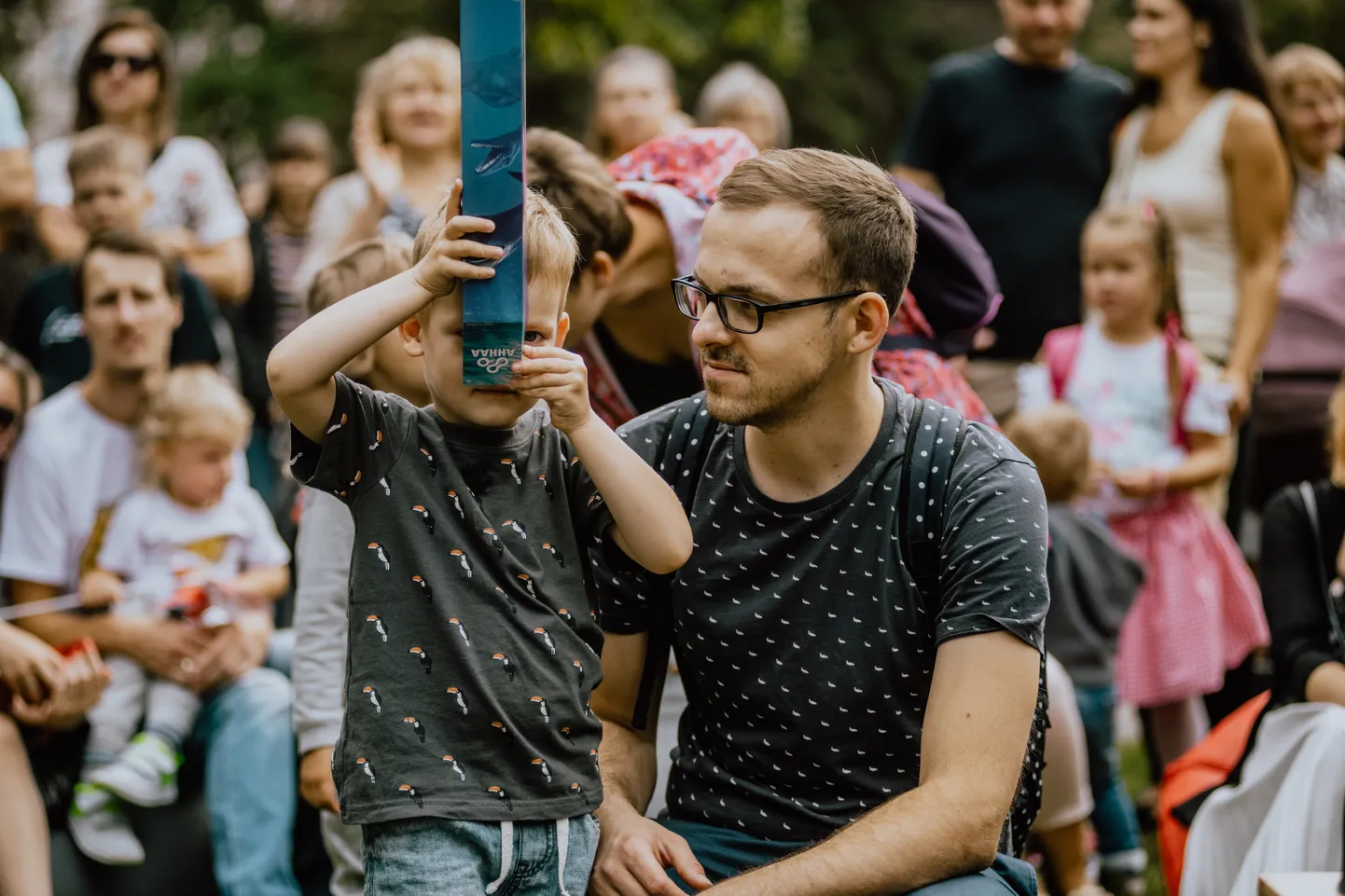 Tēva dienas pasākums Vērmanes dārzā pulcē daudz ģimeņu