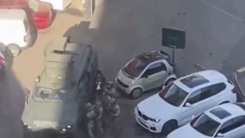 VIDEO ⟩ Apšaudē Kijivā nogalināti vairāki cilvēki