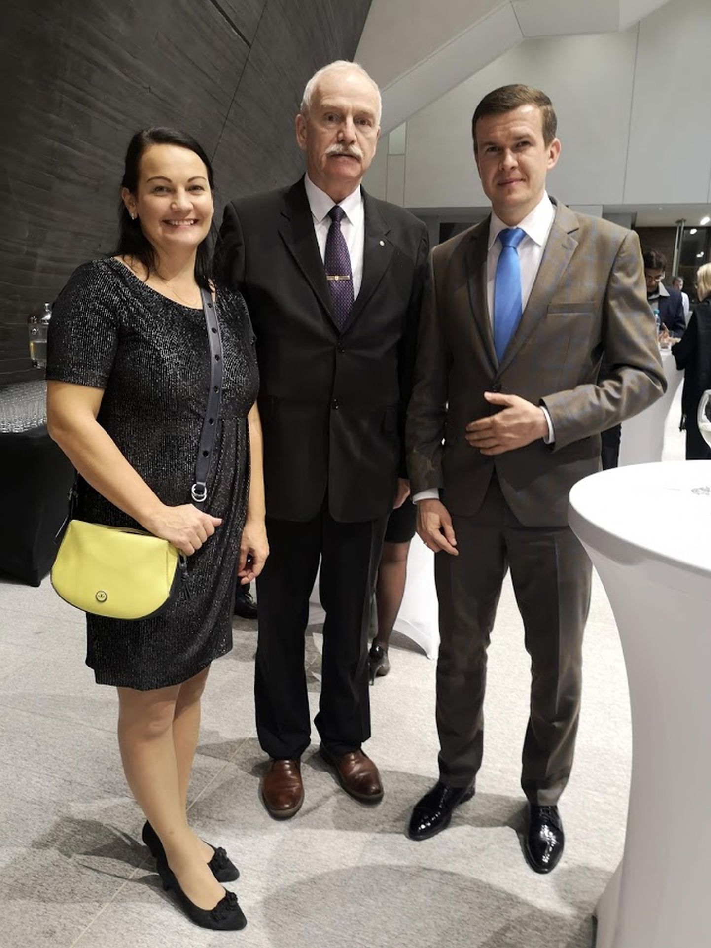 Fotol (vasakult) EAD testijuht Triin Lepp, EAD juhatuse liige Henn Vallimäe ja uus WADA president Witold Banka.