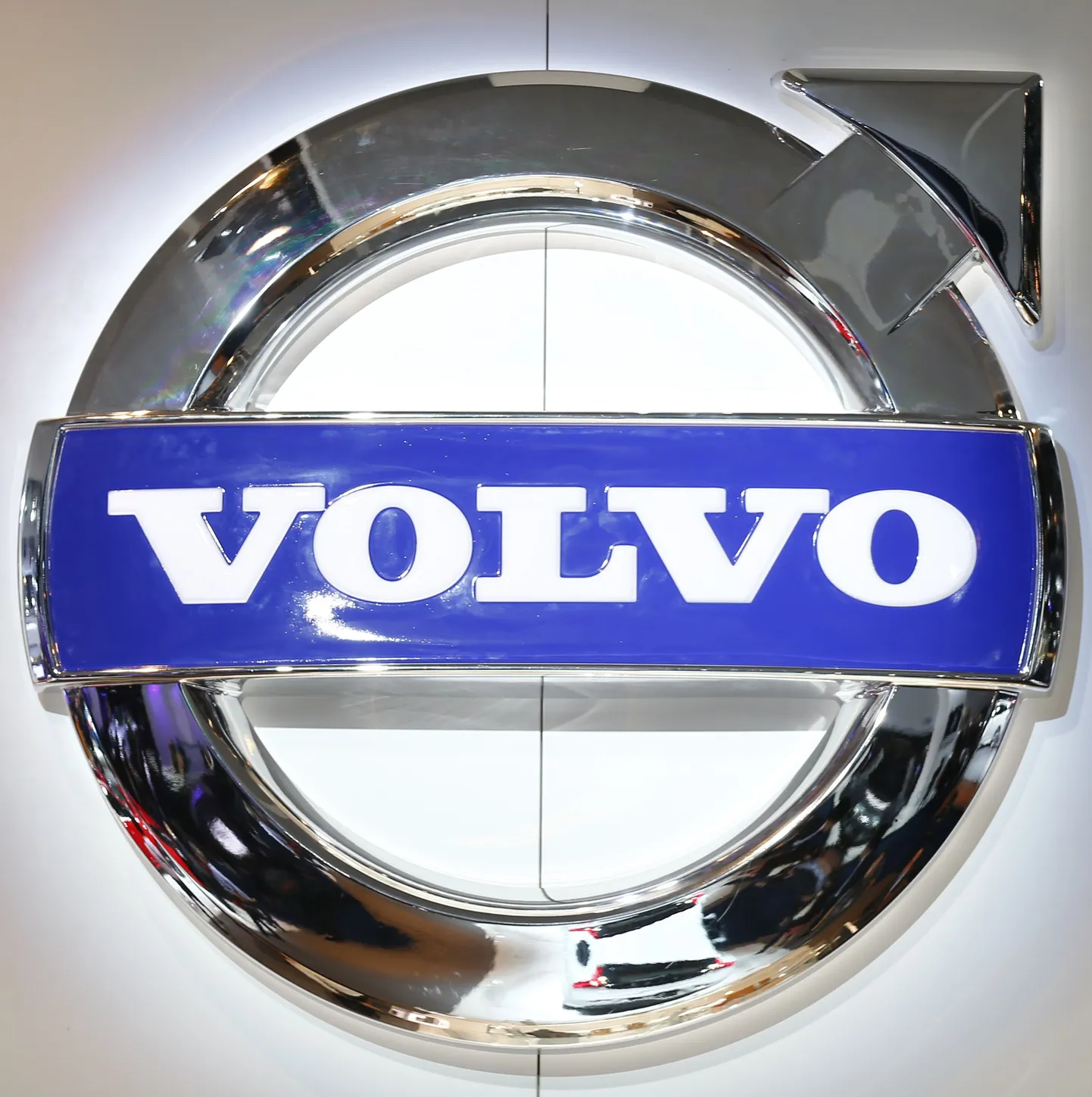 Pargitud Volvo omandab võime pakke vastu võtta.