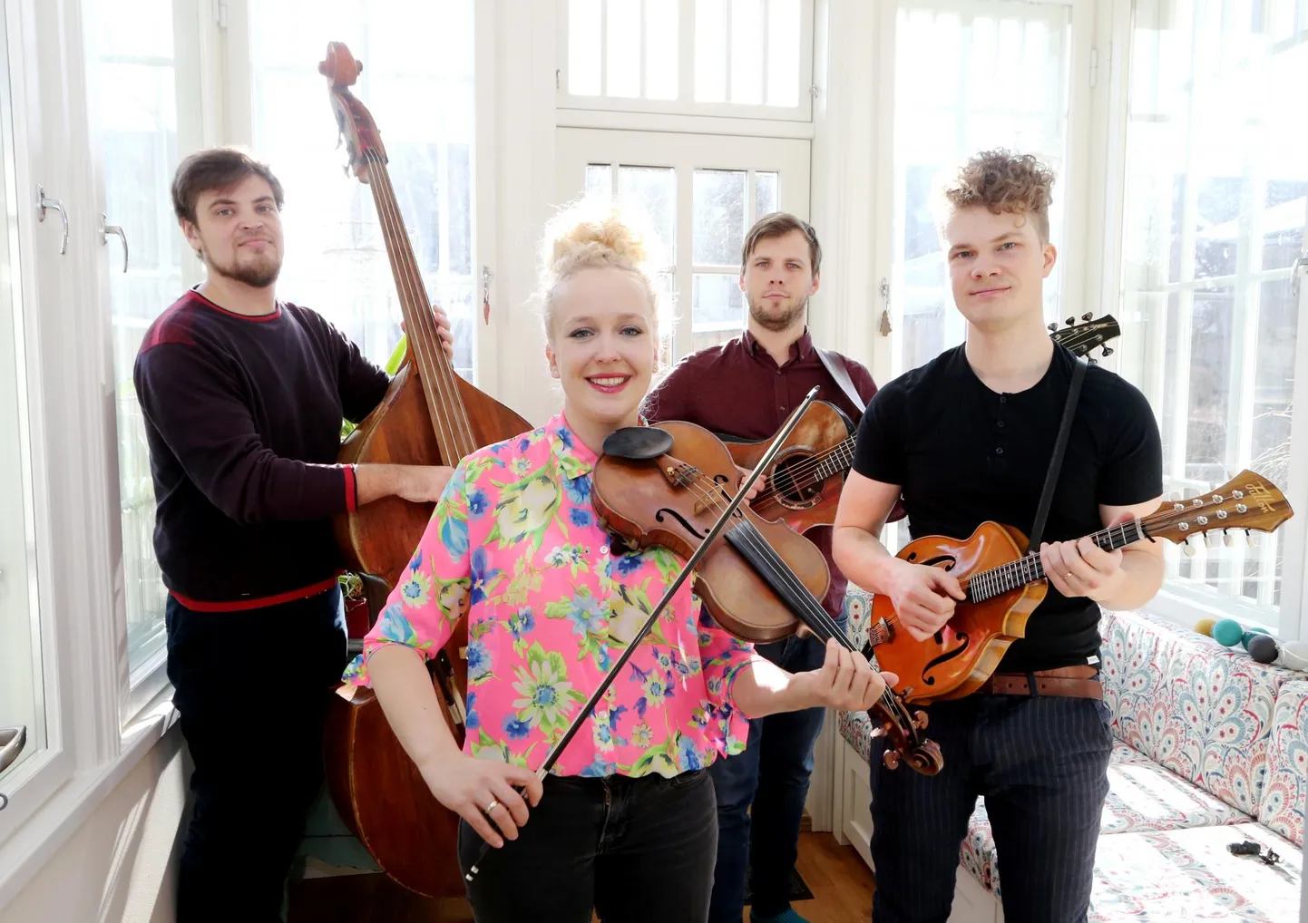 Eeva Talsi ja ansambli Curly Strings uusim laul «Mind nad kätte ei saa» on varasematest tublisti isiklikum ning kõneleb märtsiküüditamise päeval juhtunust.