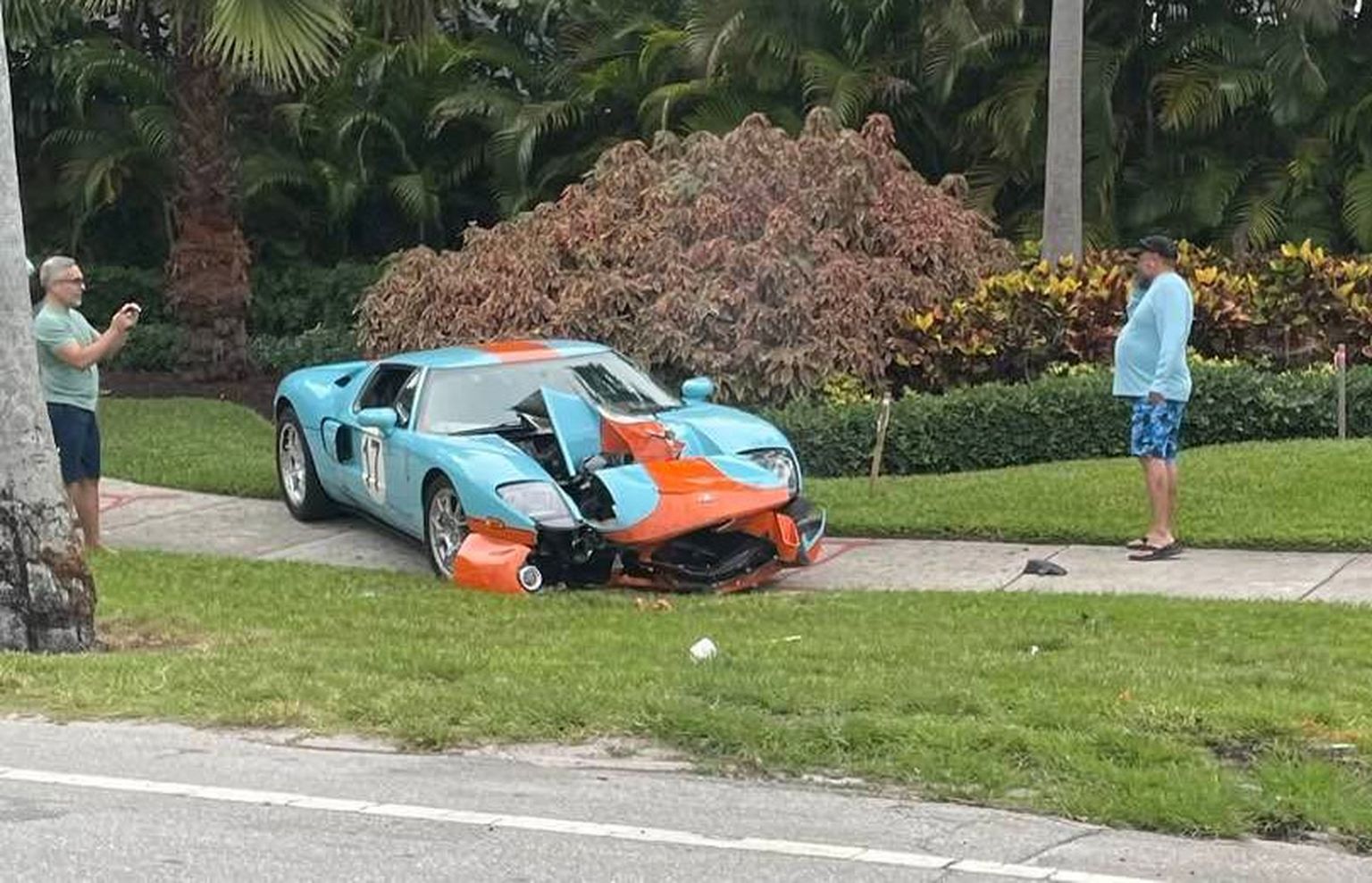 Ford GT pēc avārijas Floridā