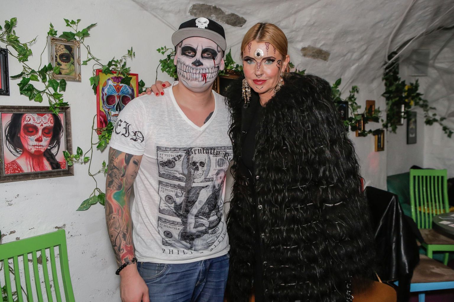 Halloween Tallinna vanalinnas.
Pidu oli taevani ka vanalinna popis lounge`is Suhkrumoll. Anu Saagim SUHKRUMOLL`IS