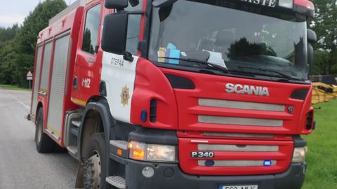 Keemiline reaktsioon võis Tõrva vallas süüdata hoidla põranda