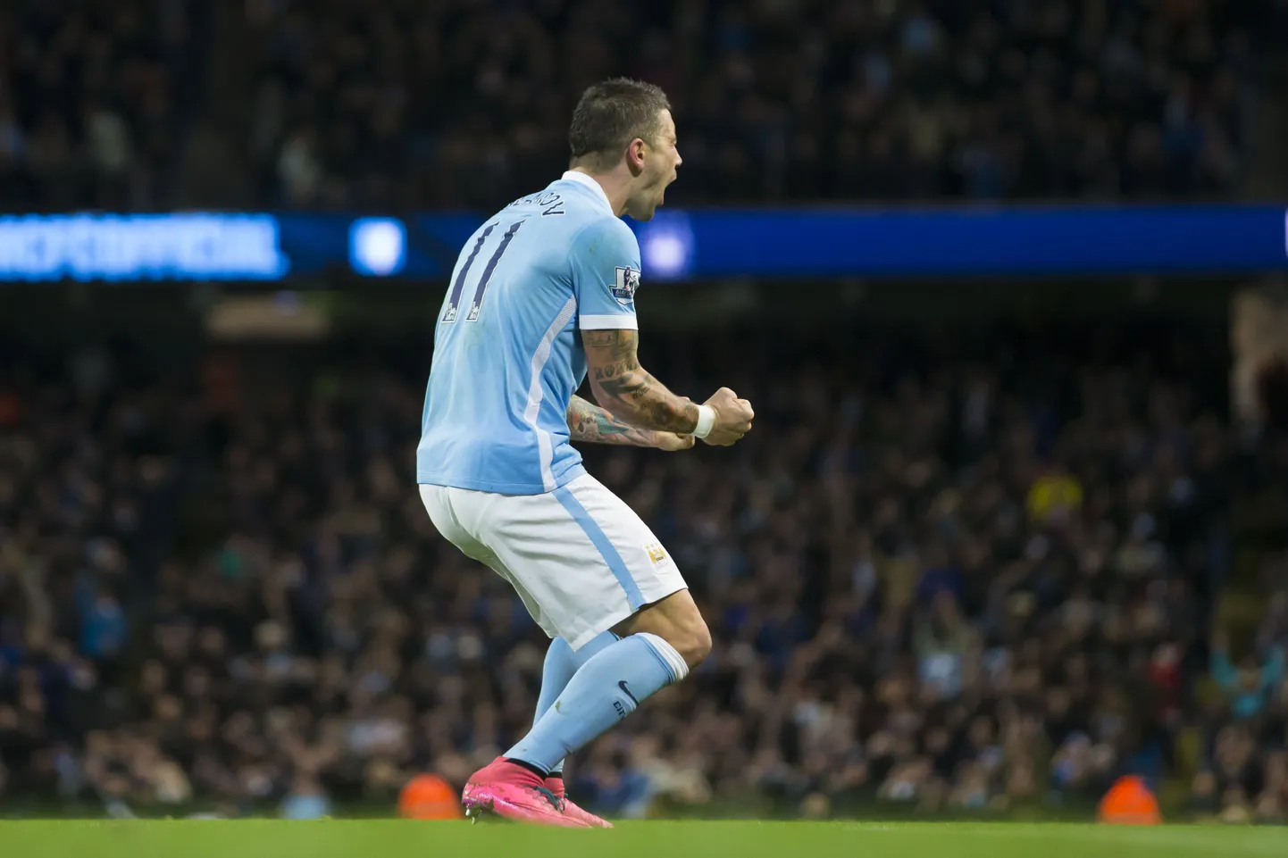 Aleksandar Kolarov väravat tähistamas.