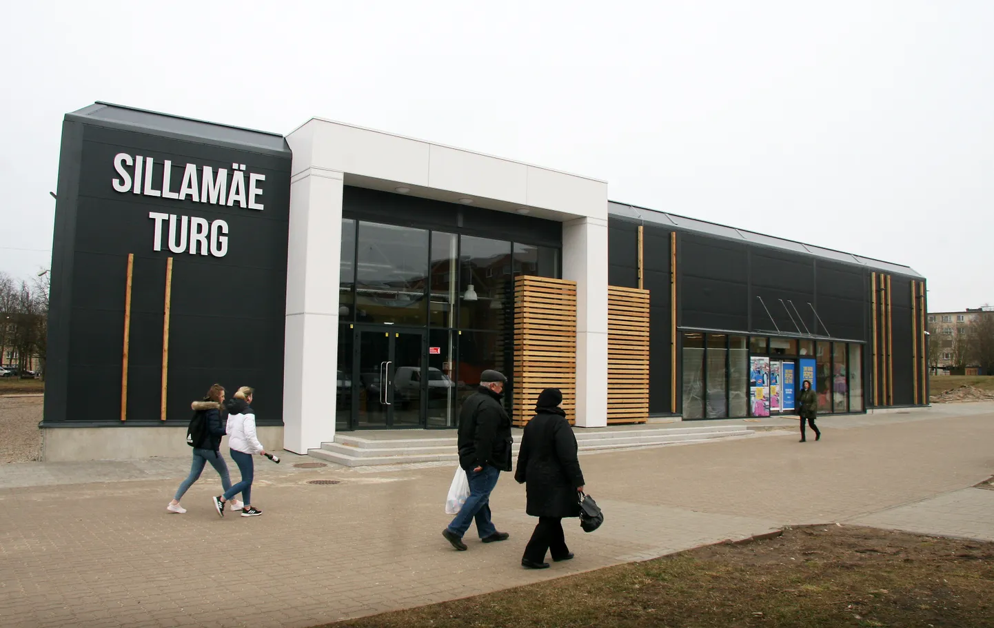 Investorite sõnul on tänapäeva turuhoonetel, eriti toiduaineturgudel, supermarketitega võrreldes mitmeid eeliseid, linnaelanikel aga peab valikut olema.