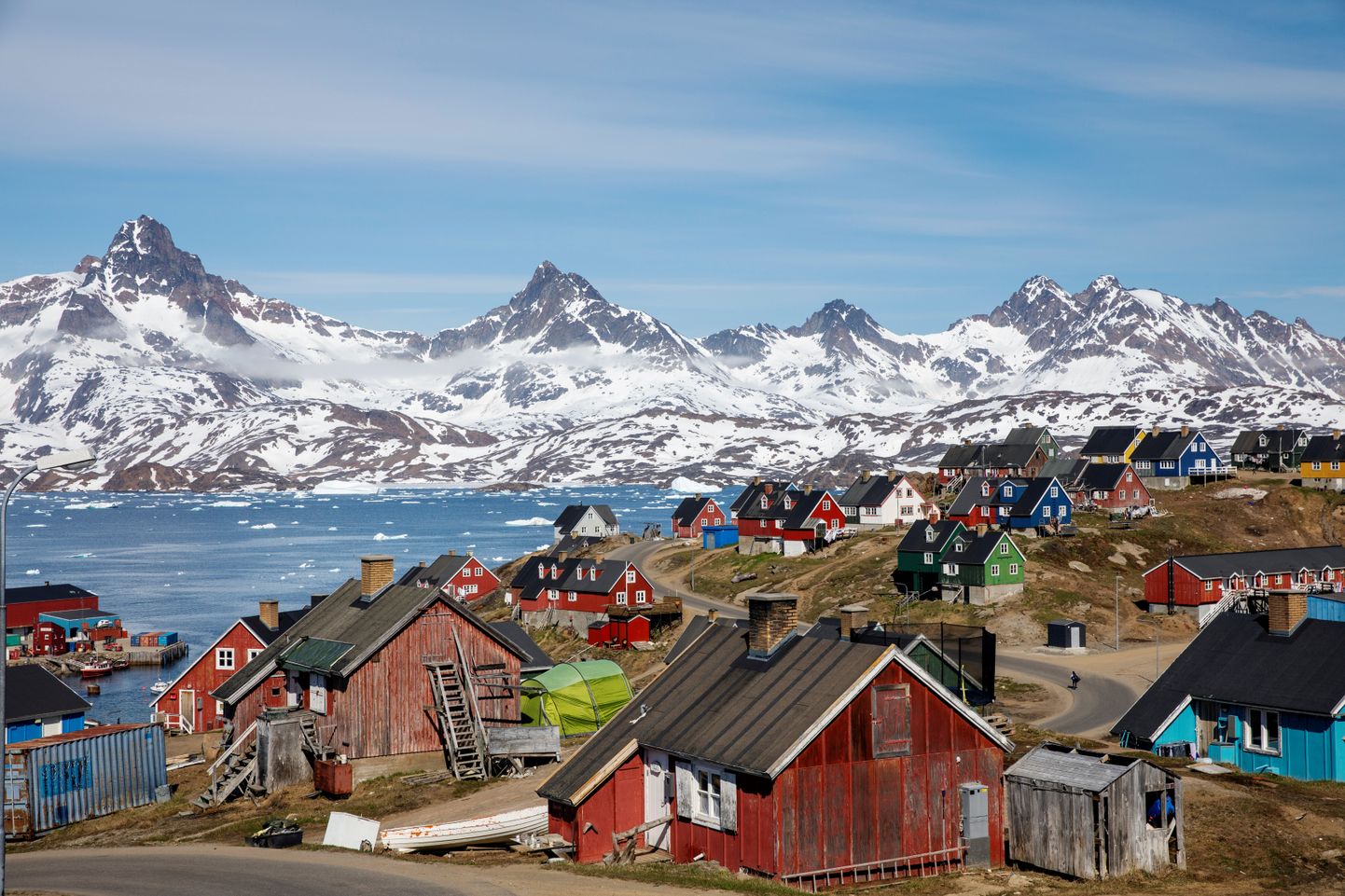 Vaatamata karmile kliimale ei ole Gröönimaa inimtühi - Maailmapanga andmetel elas 2017. aastal saarel 56 171 inimest.