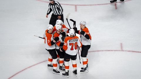 VIDEO ⟩ Ābols atkal rezultatīvs NHL pārbaudes spēlēs