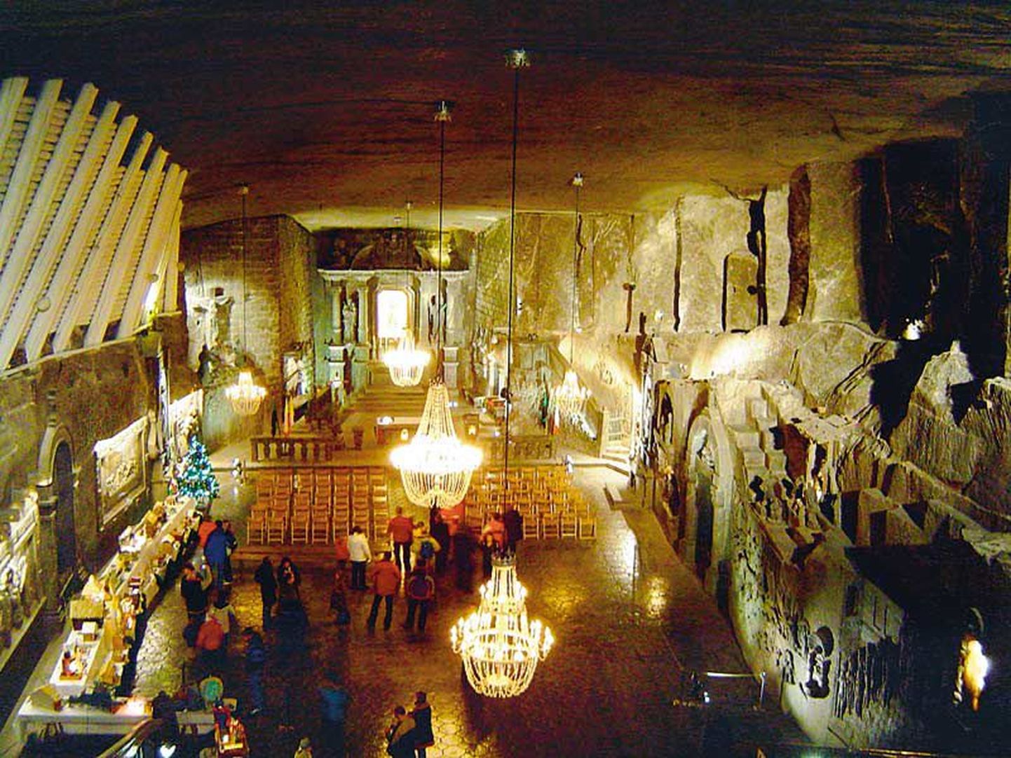 Muuseumi suurhall. UNESCO kultuuripärandi nimekirja kantud soolakaevandus on vägagi populaarne turismimagnet, eelmisel aastal külastas seda 900 000 turisti.