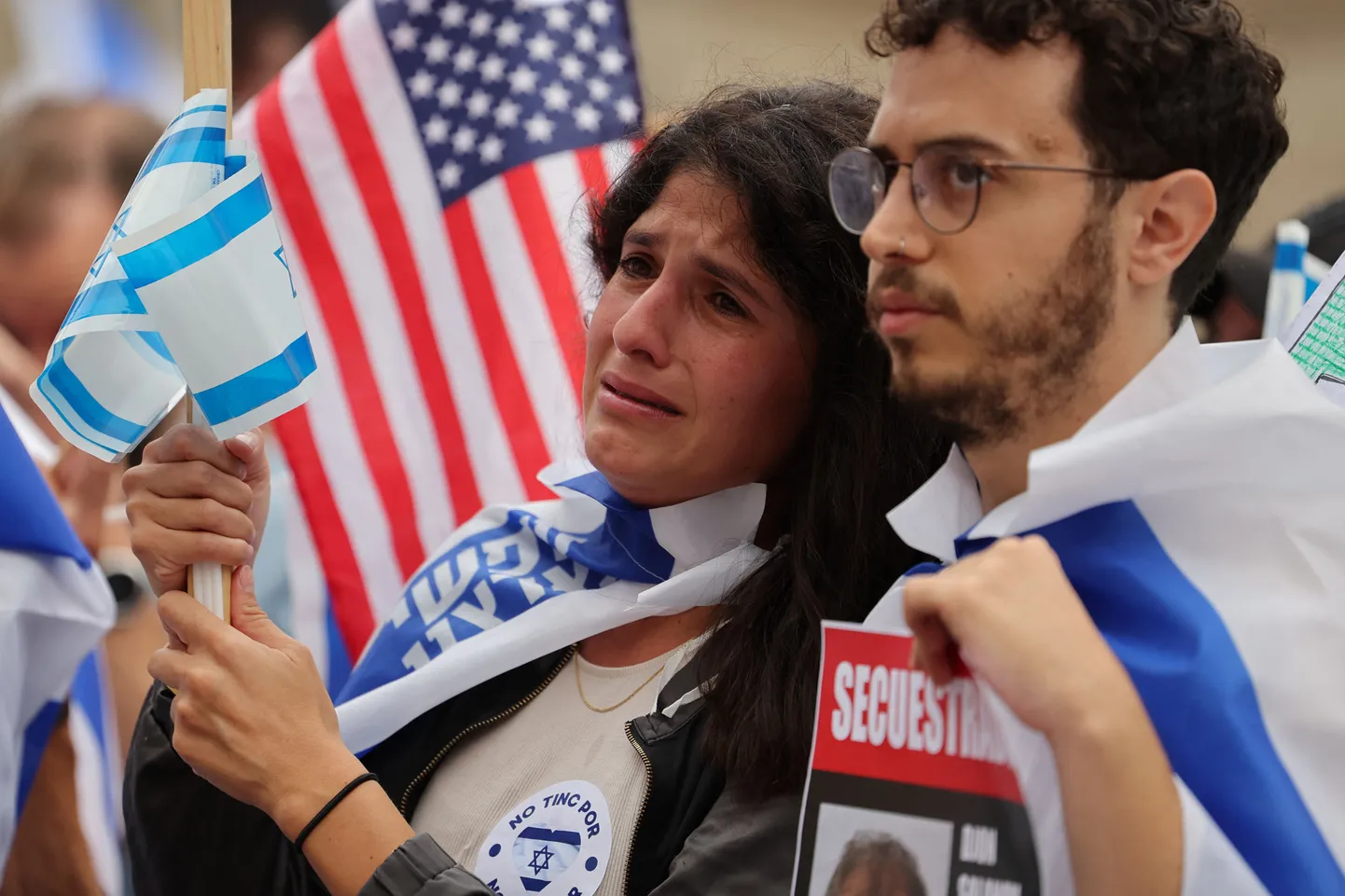 Iisraeli toetuseks korraldatud meeleavaldus pühapäeval Barcelonas. Meeleavaldusel olid muuhulgas plakatid Hamasi võitlejate röövitud pantvangidest.