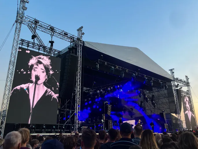 Лучшее видео с Zemfira A