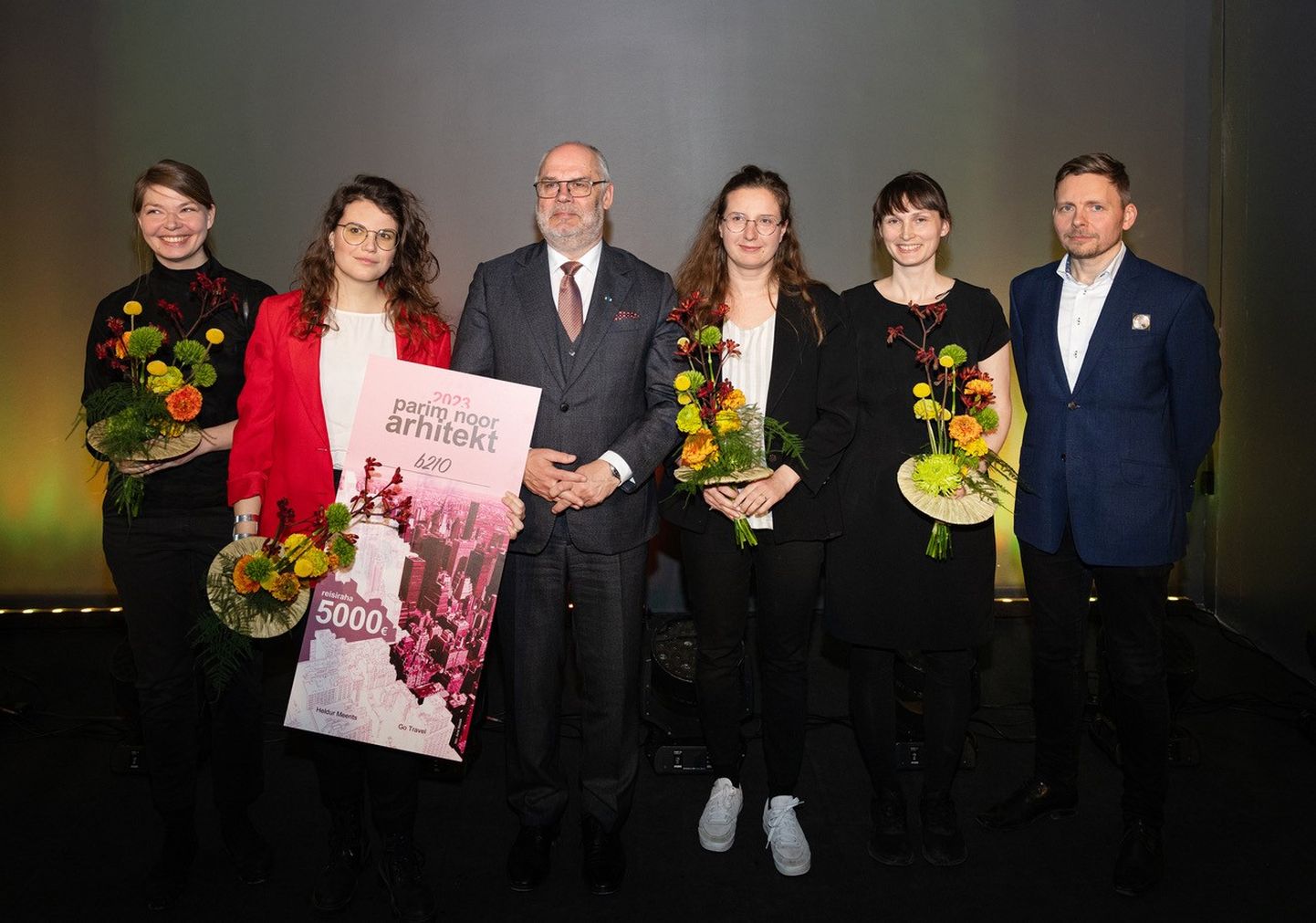 Fotol (vasakult paremale): Karin Tõugu, Mari Hunt, Alar Karis, Aet Ader, Kadri Klementi ja Andro Mänd (EALi president)