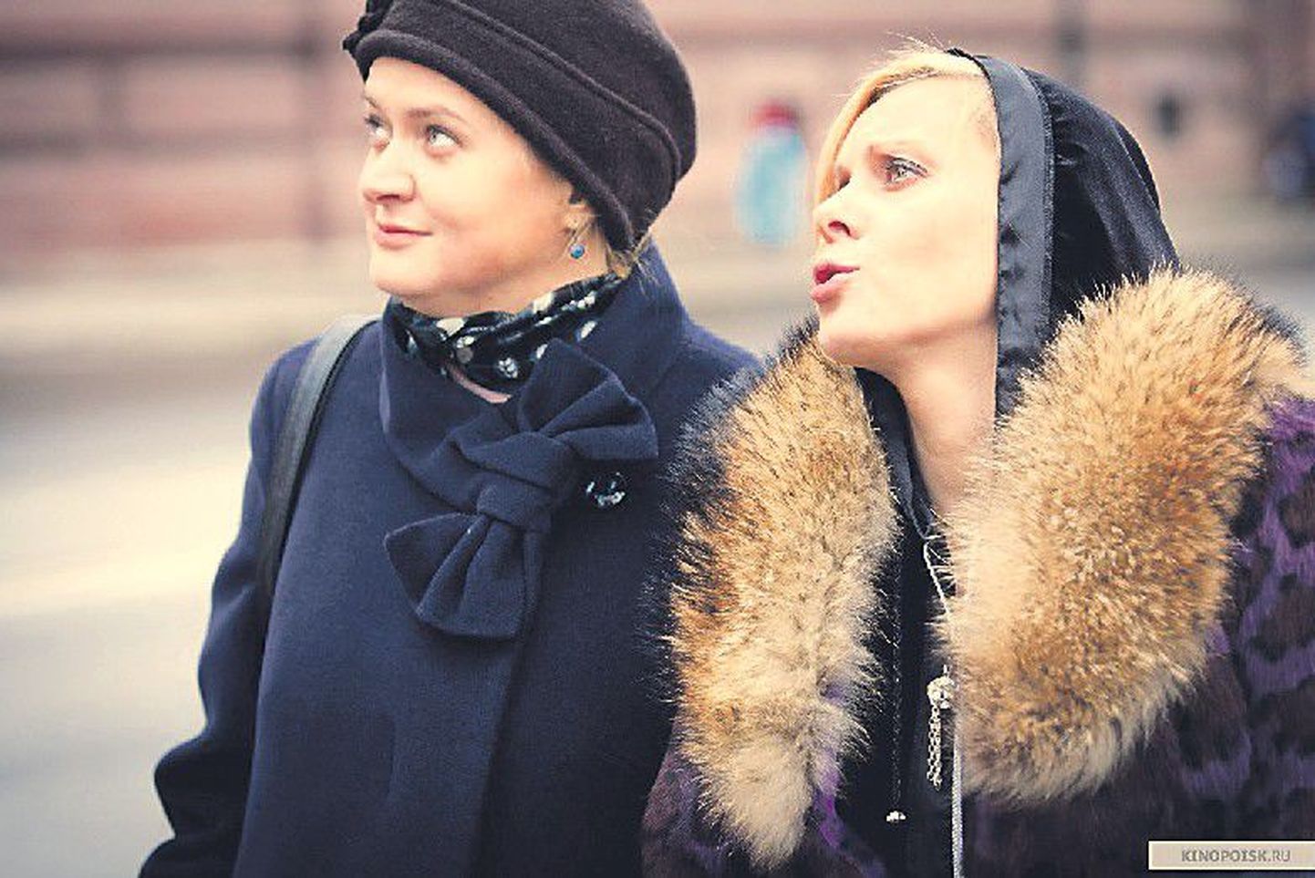 Главные герои фильма "Кококо": Лиза (Анна Михалкова) и Вика (Яна Троянова) сошлись от скуки и, в конце концов, возненавидели друг друга.