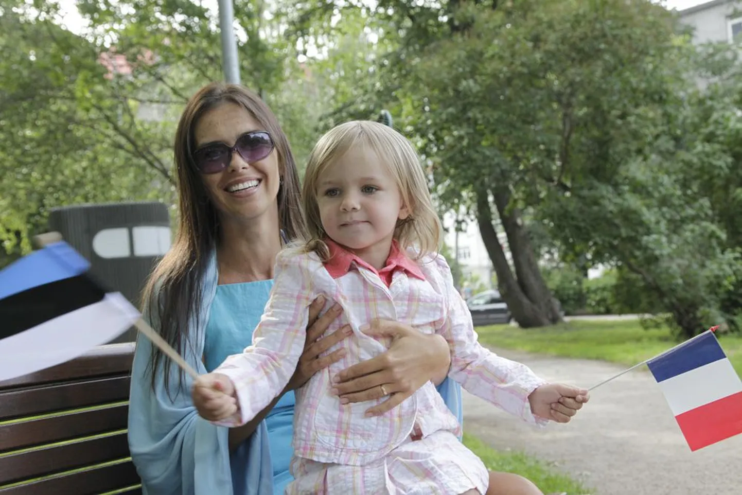 Kalev Käosaare naine Liina Viidas ja nende kolme aastane tütar Elisabeth ootavad kannatamatult elukaaslase ja isa kojujõudmist.