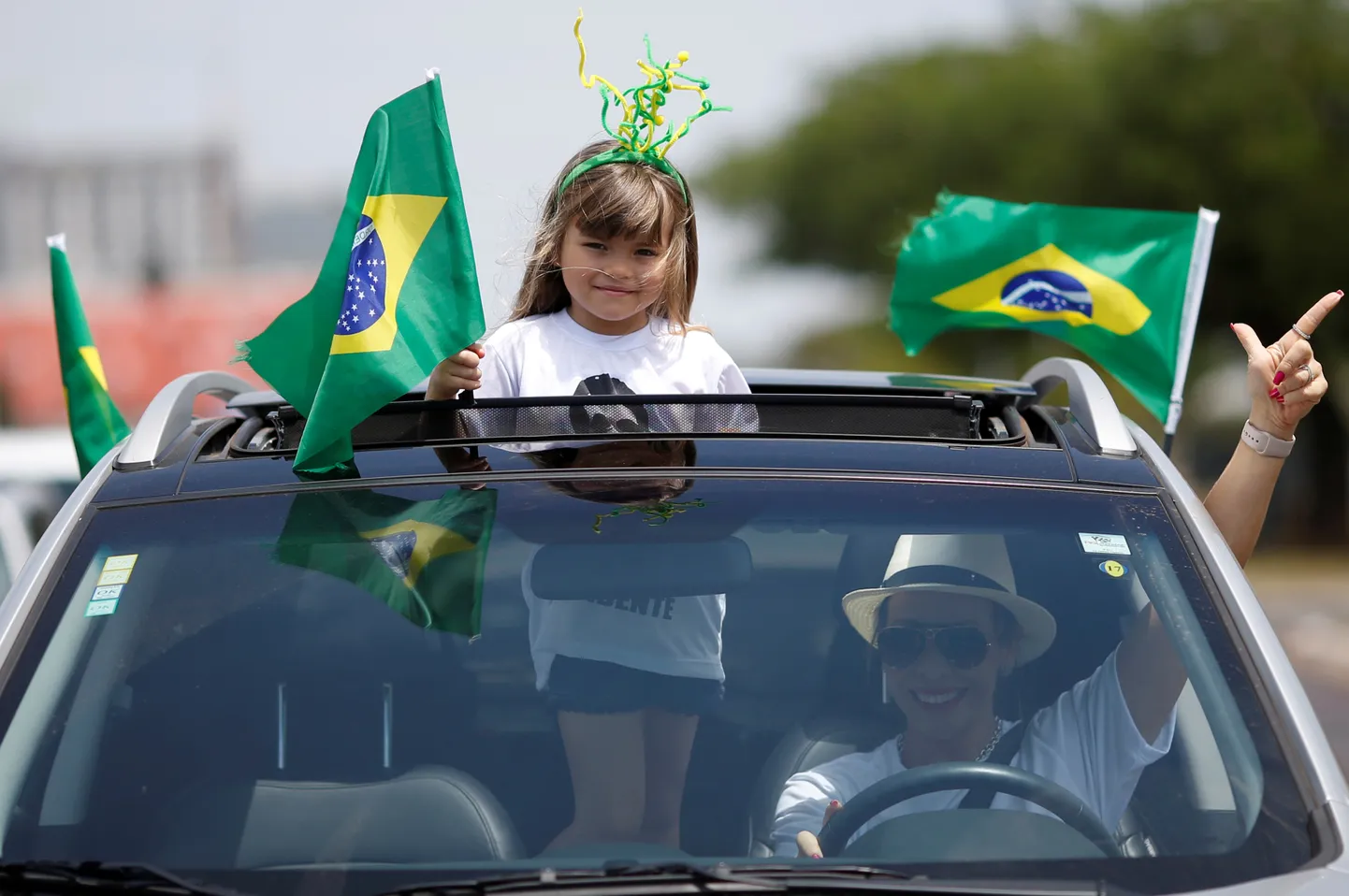 Galēji labējā kongresmeņa Žaira Bolsonaru atbalstītāji Brazīlijā