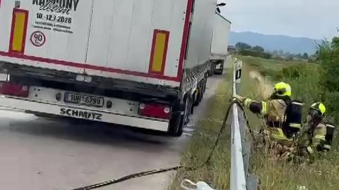 VIDEO ⟩ Järvamaa vabatahtlik päästja sattus Saksamaa kiirteel suitsu ja tulega võitlema