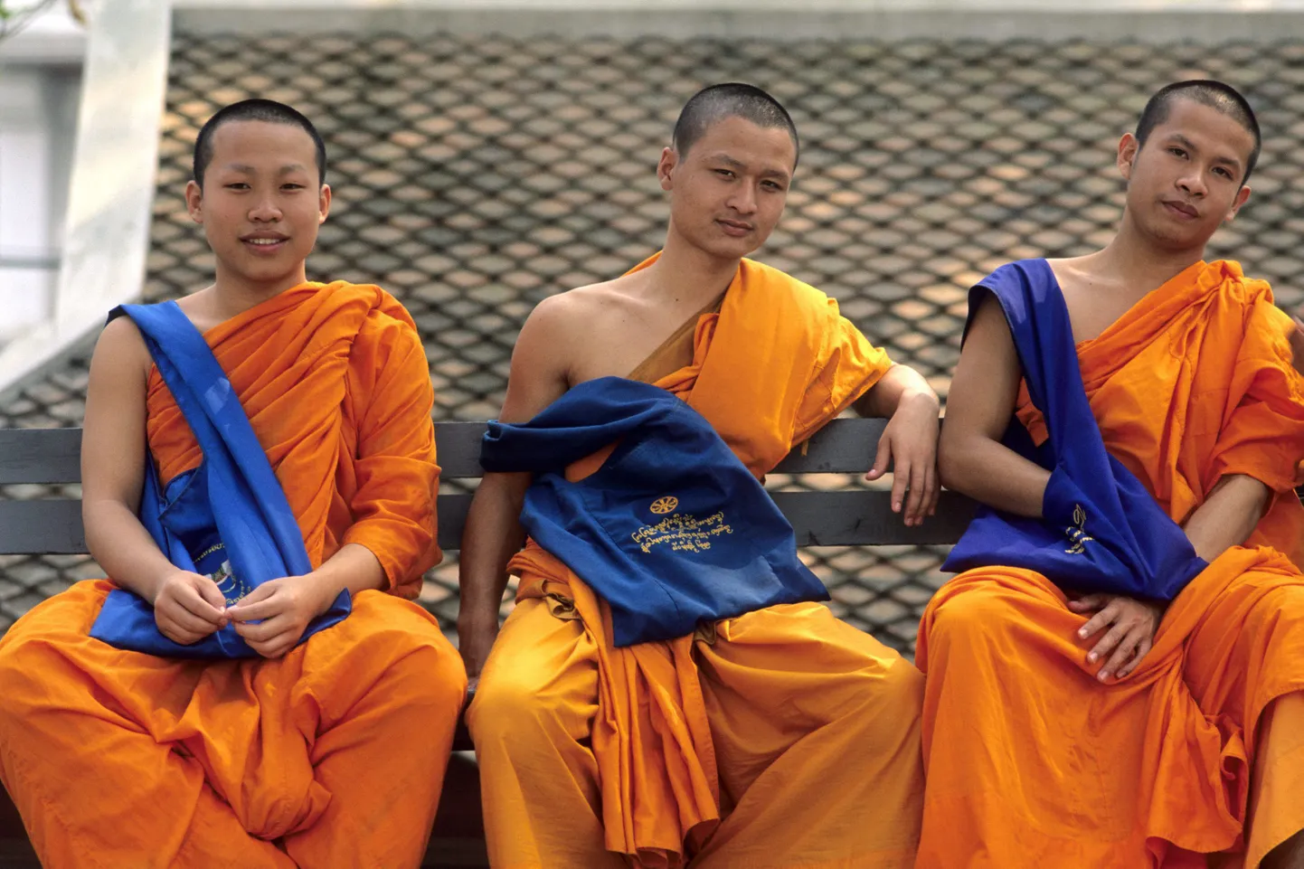 Ka Buddha mungad on tavalised inimesed, kel tekib vahel soov rulaga sõita.