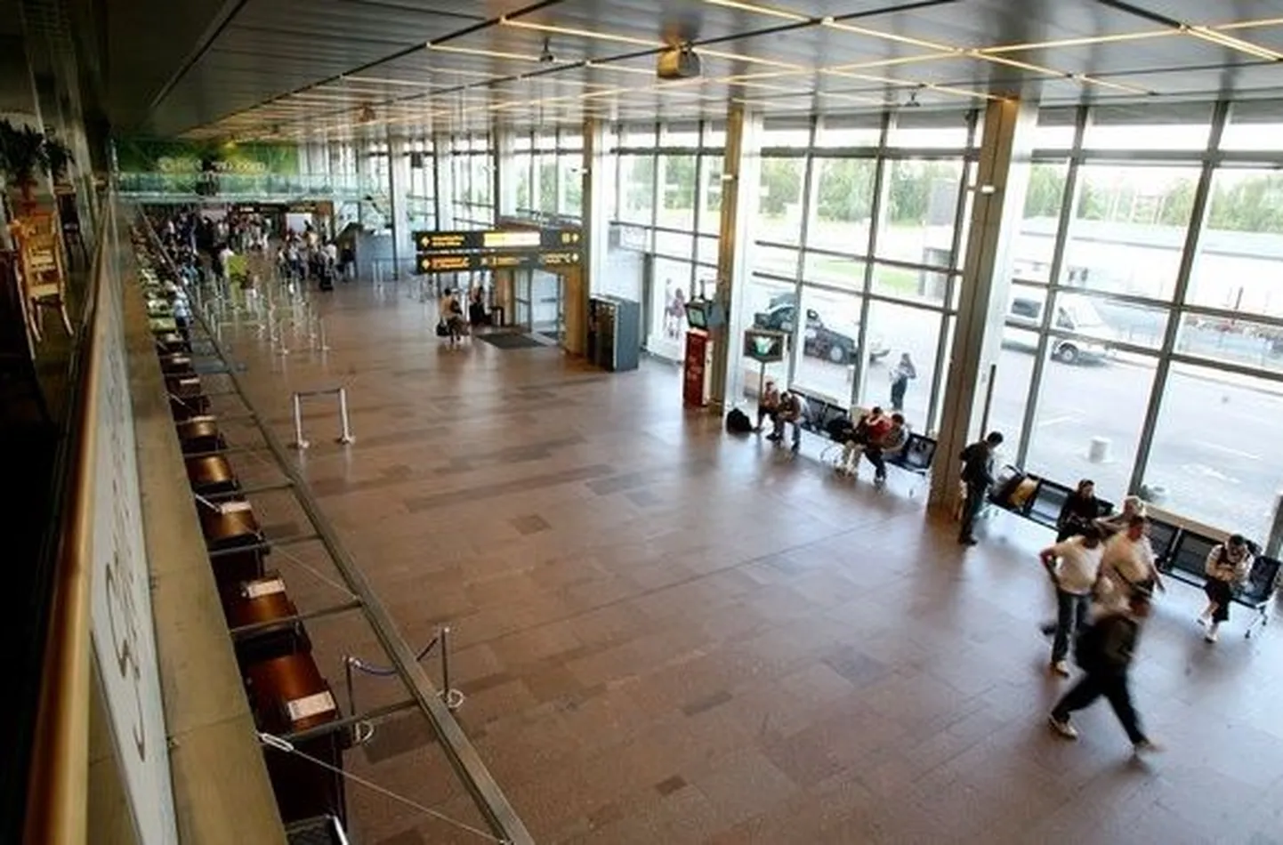 Вид на терминал Рижского аэропорта.