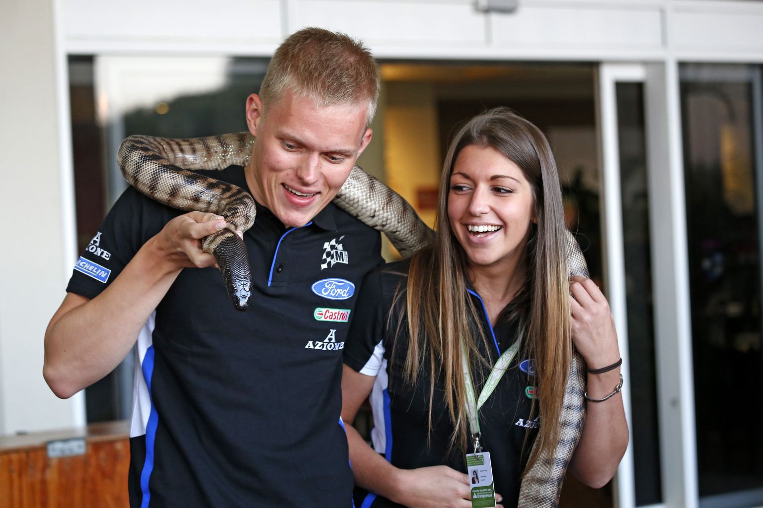 Eksootika üks osa: Ott Tänak ja M-Spordi kommunikatsioonispetsialist Anna Rudd kohtusid Austraalia rallil maoga