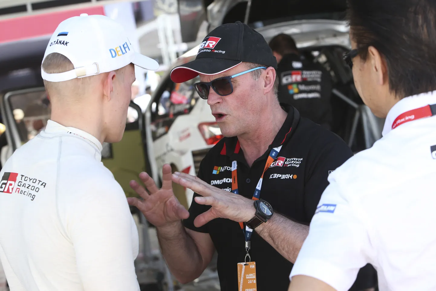 Tommi Mäkinen arutamas maailmaasju Ott Tänakuga