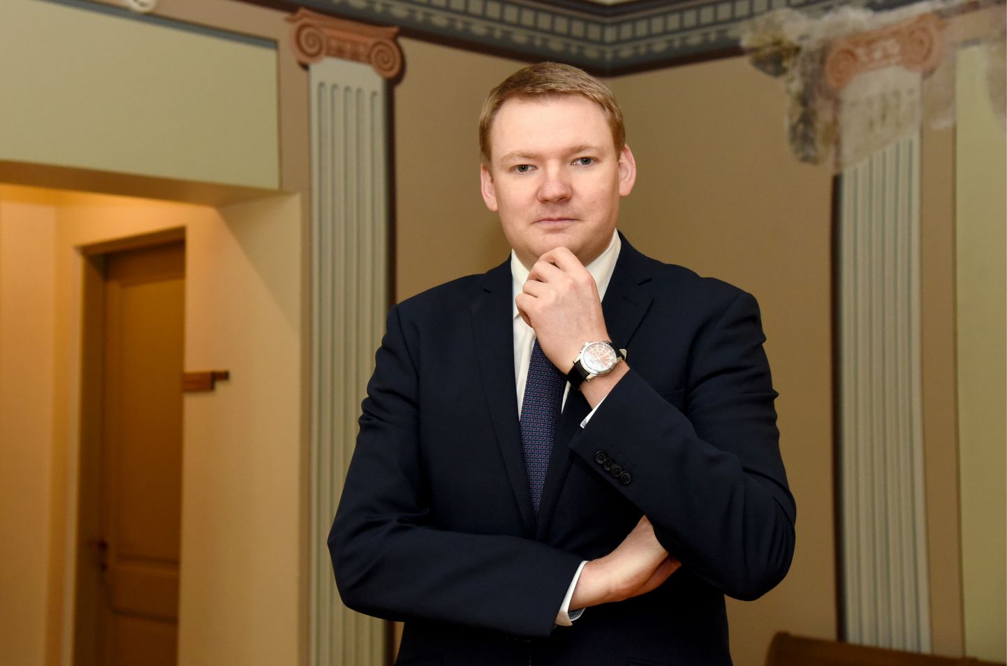Politiskās kustības "Sabiedrība Centriskai politikai" valdes priekšsēdētājs, "Latvijas Reģionu apvienības" valdes loceklis, Saeimas deputāts Edvards Smiltēns.