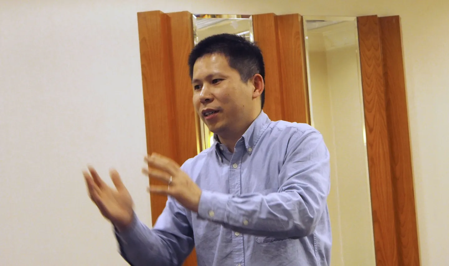 Eelmise aasta lõpus jäi Hiinas kadunuks aktivist Xu Zhiyong. Inimõigusorganisatsioonide sõnul püüavad võimud üha aktiivsemalt demokraatlikke liikumisi maha suruda.
