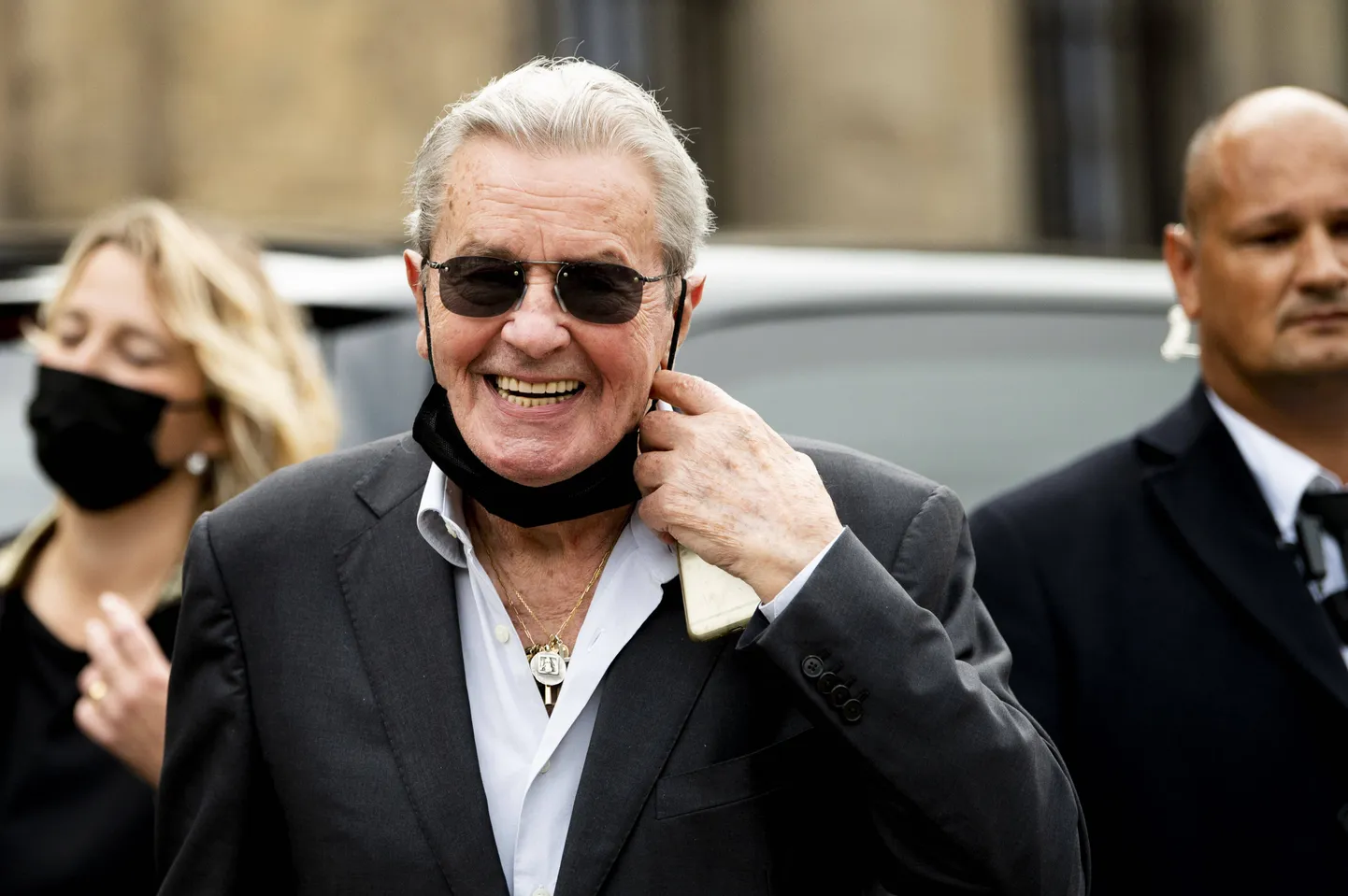 Legendaarne näitleja Alain Delon on eutanaasia pooldaja ning leiab, et inimesel peab olema võimalus elust väärikalt lahkuda.