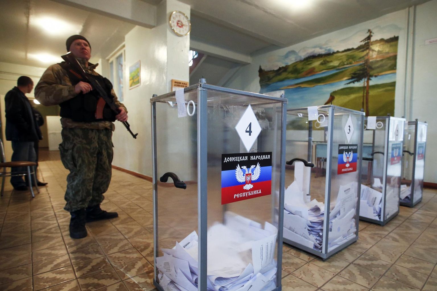 Püssitorude ees korraldatud «valimised» Telmanoves isehakanud Donetski rahvavabariigis 2014. aasta novembris.