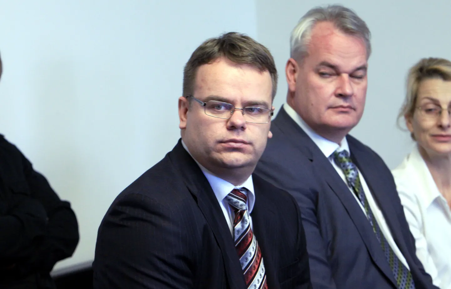 Alar Oppar (vasakul) ja taanlane Thorben Gronkjaer Nielsen kohtusaalis.
