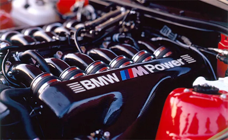 BMW M8 prototipa motors